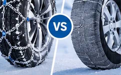 Sneeuwkettingen of sneeuwsokken: wat is het verschil?